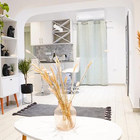 Sunstone Apartment Тира Экстерьер фото