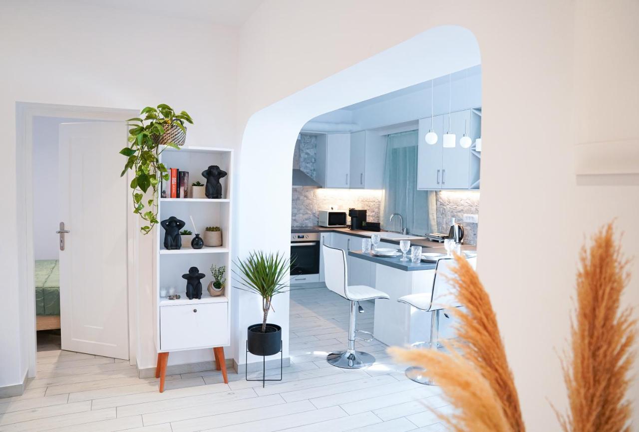 Sunstone Apartment Тира Экстерьер фото